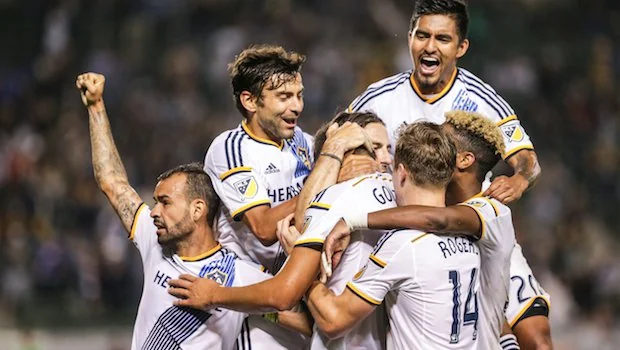 作為全球體 作為全球體